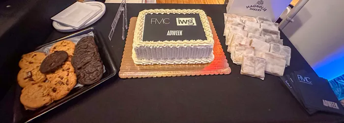 CustomPromoNow.co.uk - Custom Foil Stamped Beverage Napkin